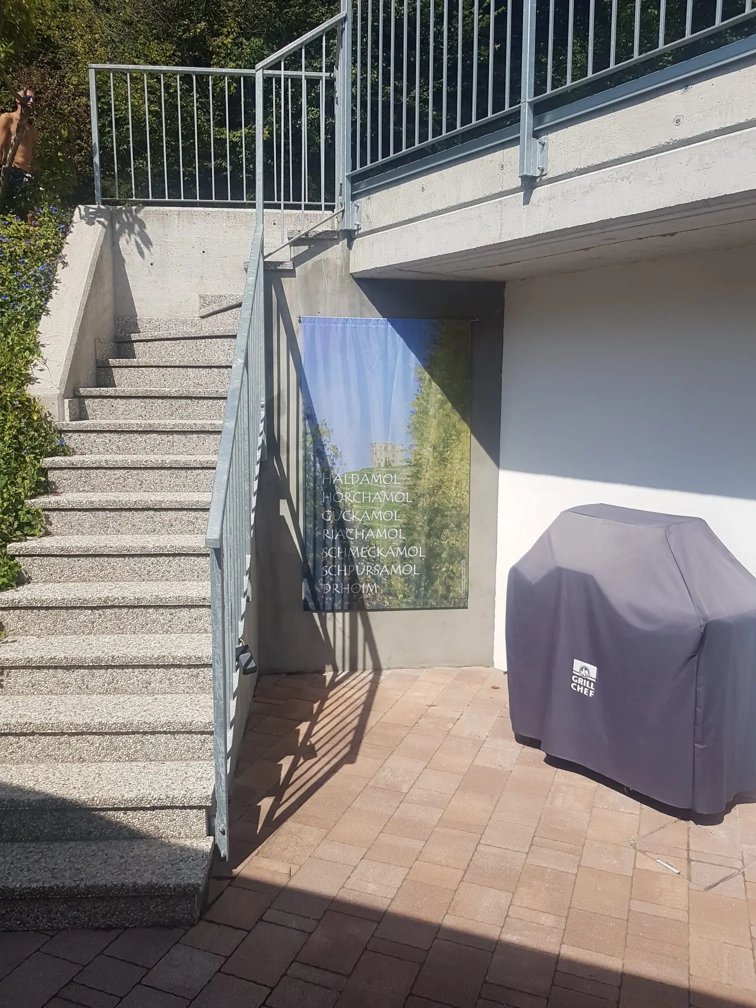Geschützter Grillplatz an der Villa Carina