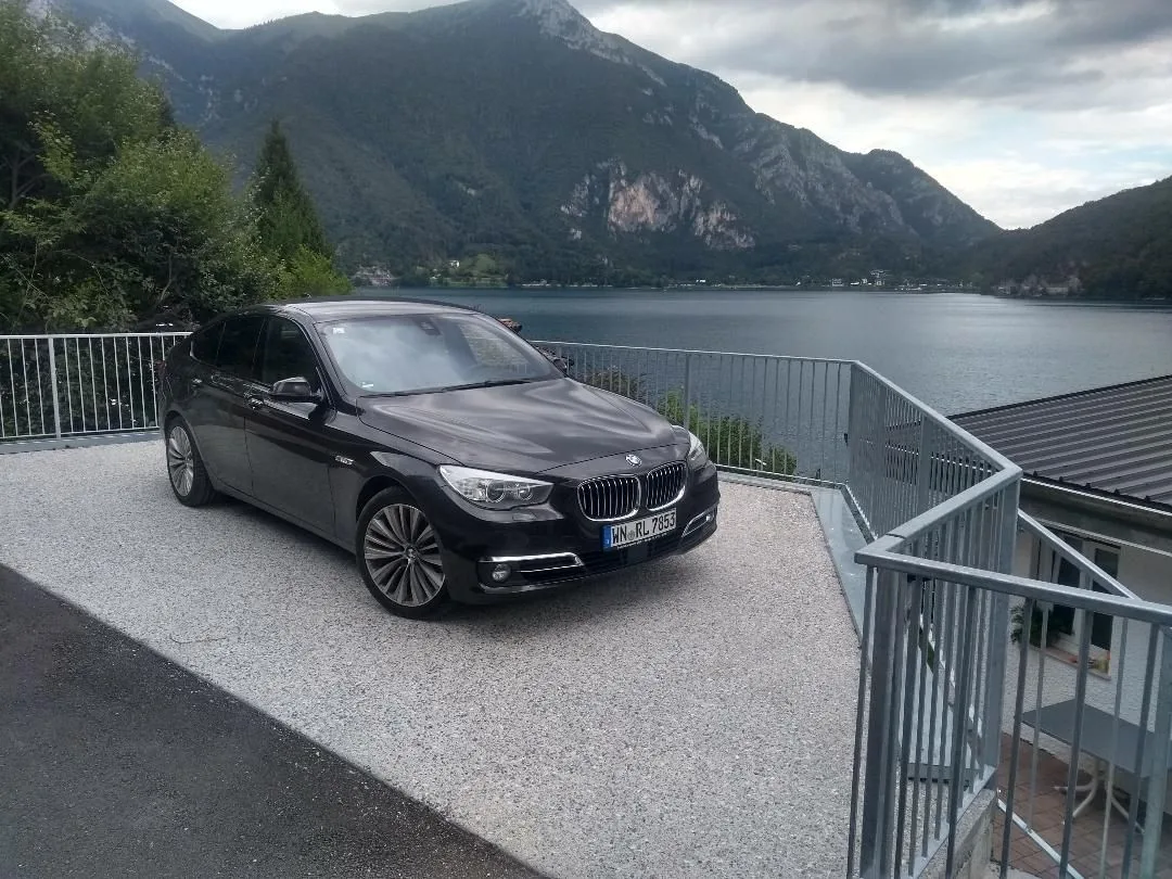 Hauseigener Parkplatz direkt am Haus